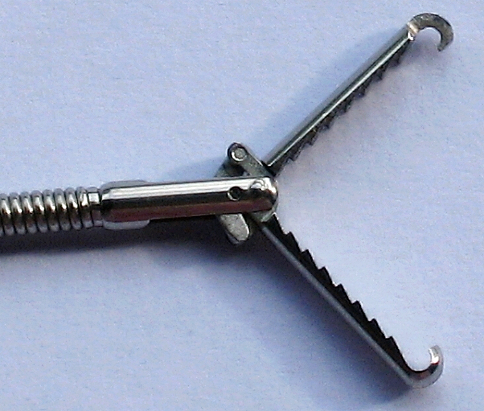 Einweg Fremdkörperzange „Pelikan“, 2,4 mm x 2300 mm