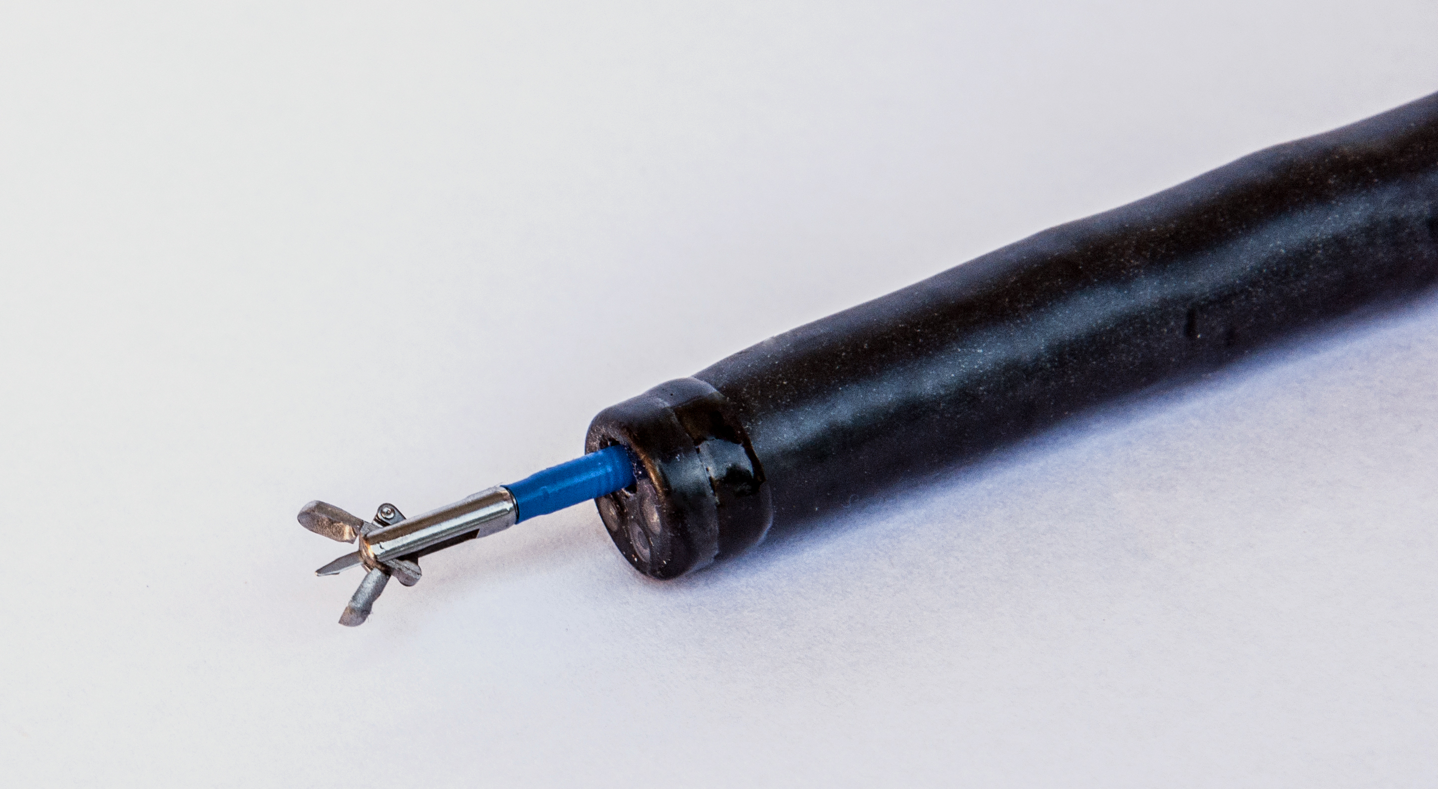 Einweg Biopsiezange mit Dorn (Ø 2,4 mm x 2300 mm)